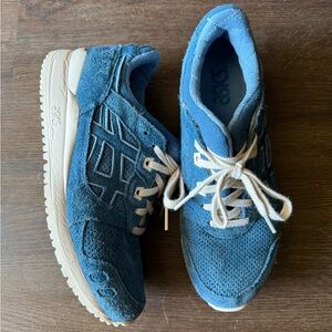 Asics Mens Light Indigo Smoke Gray GEL-Lyte III OG
Suede Sneaker